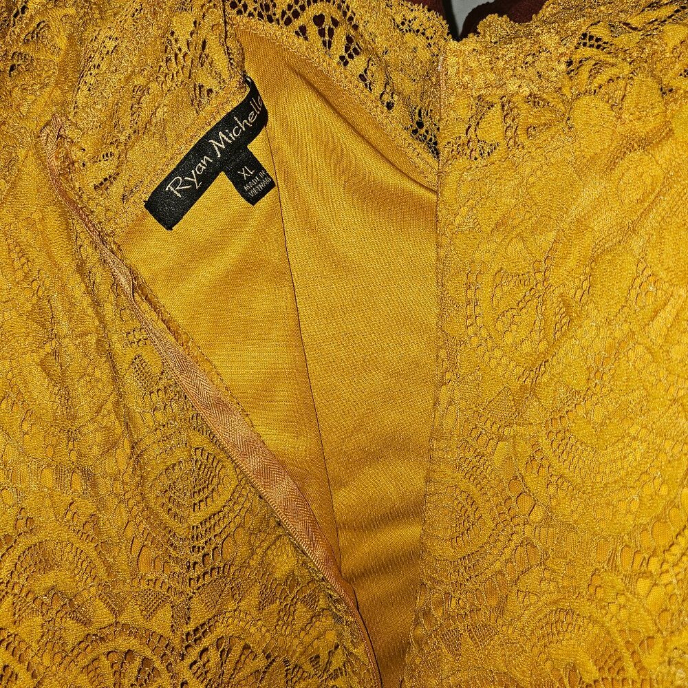 Women dress. XL. Gold